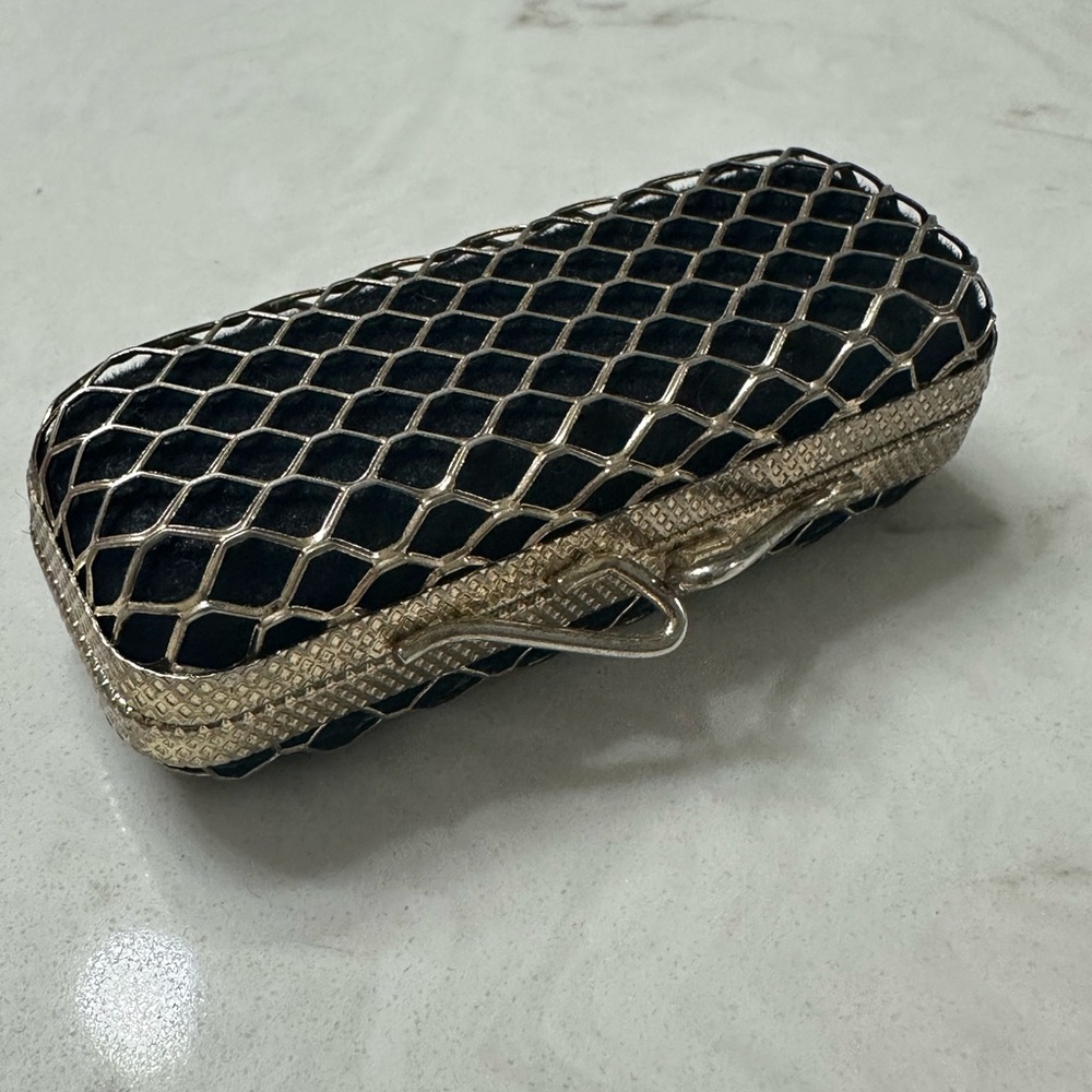 Metallic case with Black Inset lipstick case - Picture 6 of 7